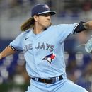 Kevin Gausman de los Azulejos de Toronto lanza ante los Marlins de Miami, el miércoles 21 de junio de 2023. (AP Foto/Lynne Sladky)