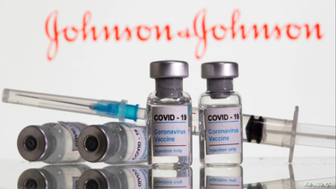 FDA ordena parar vacunación con Johnson & Johnson
