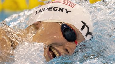 Katie Ledecky, nombrada la deportista del año por la AP