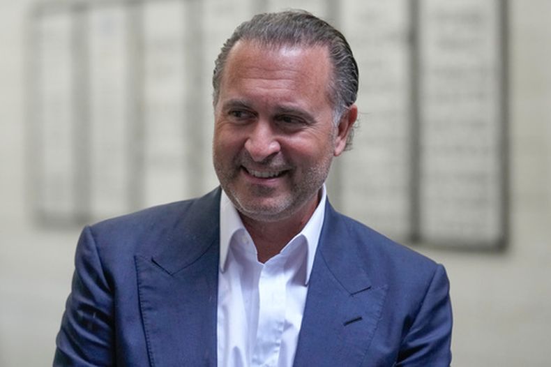 ARCHIVO - Gerry Cardinale, socio director de RedBird, sale de la cumbre DealBook en Nueva York, el miércoles 30 de noviembre de 2022. (Foto AP/Seth Wenig, Archivo)