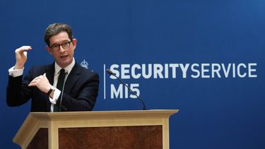 El director general del MI5, Ken McCallum, habla en la Thames House, sede del servicio de seguridad británico, en Londres, el martes 13 de octubre de 2026. (Jonathan Brady/PA via AP, Pool)