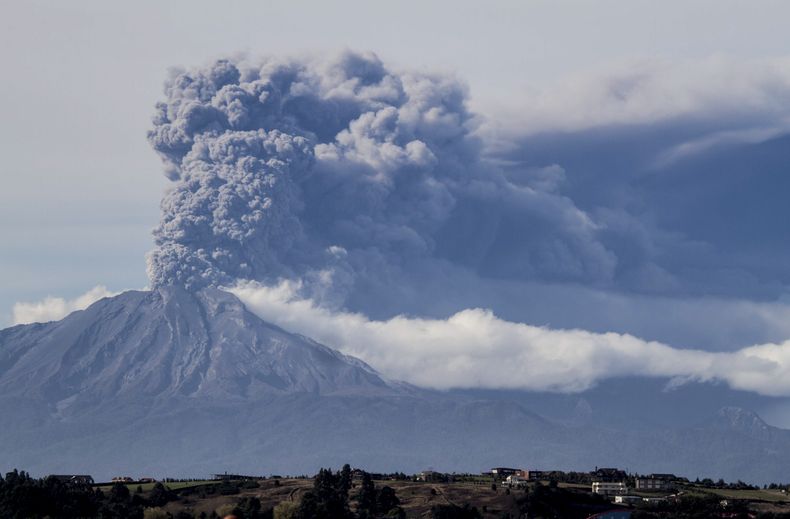 AMS-GEN_CHILE-VOLCAN_ERUPCION-0.jpg
