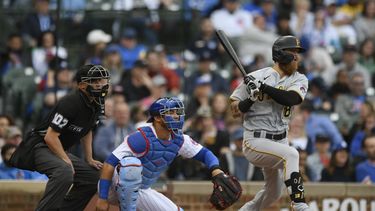 Peters luce en el montículo por Piratas ante Cachorros