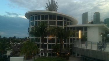 americateve | Bongos, el restaurante de Gloria Estefan cerrará en el  AmericanAirlines Arena cierra en 28 de junio.