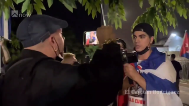 se caldean los animos entre alain paparazzi cubano y varios exiliados de miami que asistieron al concierto de buena fe en panama