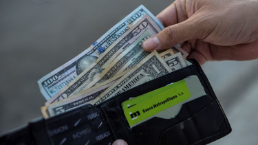 a partir de hoy no se pueden ingresar dolares en efectivo en el sistema bancario de cuba
