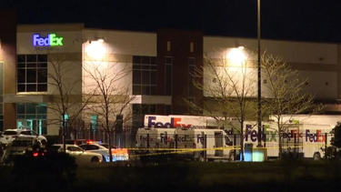 Mueren ocho personas en un tiroteo en instalaciones de FedEx cerca del aeropuerto de Indianápolis