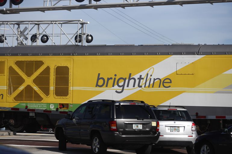 Fort Lauderdale: El tren Brightline atropella a hombre en las vías