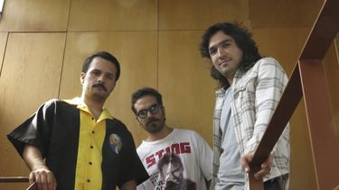 Los integrantes de la banda mexicana Midnight Generation, Fernando Mares, de izquierda a derecha, Samuel Márquez y Luis Carlos Balderrama posan para un retrato en la Ciudad de México el 28 de septiembre de 2023. (Foto AP/Berenice Bautista)