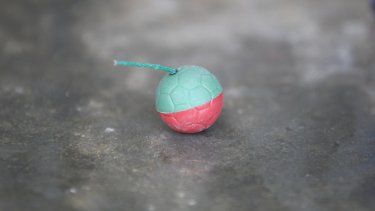 Un joven pierde cuatro dedos al explotar un cherry bomb en su mano en Santurce