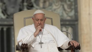 El papa Francisco asiste a la audiencia semanal en la Basílica de San Pedro, en el Vaticano, el miércoles 13 de septiembre de 2023. (Foto AP/Gregorio Borgia, Archivo)