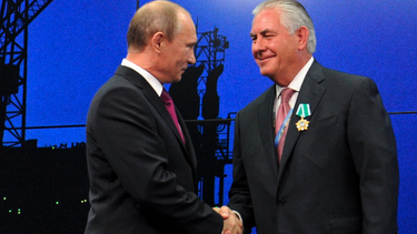 putin y  el secretario de estado tillerson se reunen pese a la tension creciente por siria