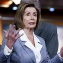 Pelosi veda 2 aliados de Trump de comisión de 6 de enero