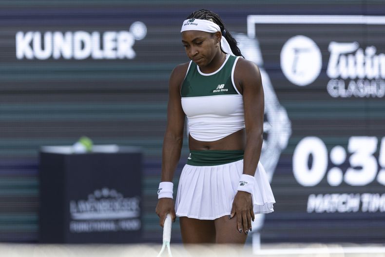 La estadounidense Coco Gauff reacciona durante el partido ante la china Xinyu Wang en el Abierto de Berlín el jueves 19 de junio del 2025. (Hannes P. Albert/dpa via AP)