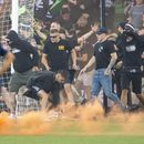 Presentan más cargos tras invasión en partido de Australia