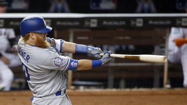 Turner castiga a Marlins y Dodgers rompen mala racha