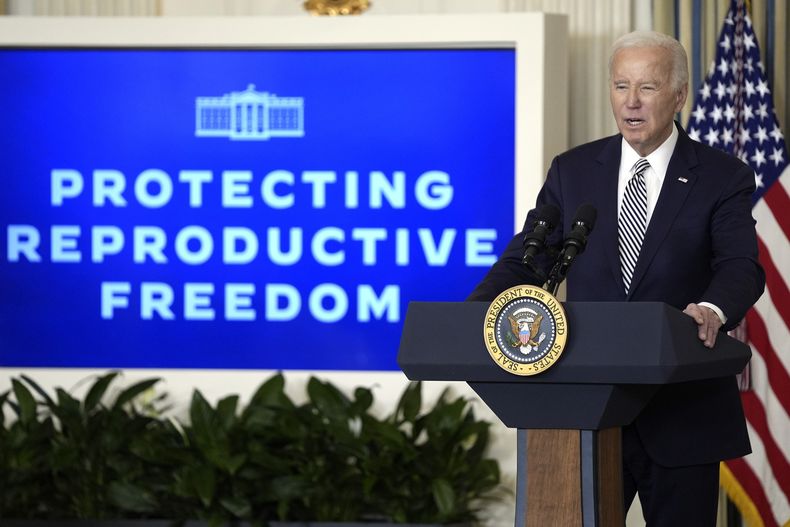 ARCHIVO - El presidente estadounidense Joe Biden habla en una reunión en la Casa Blanca, el 22 de enero de 2024, en Washington. (AP Foto/Evan Vucci, Archivo)