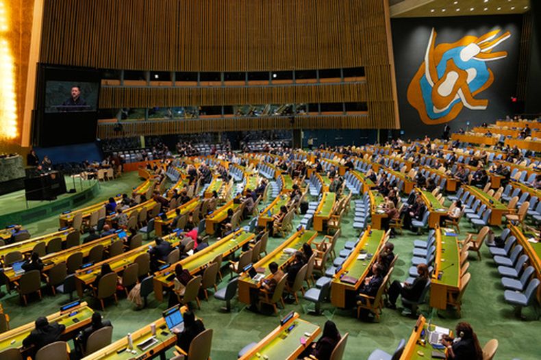 El presidente ucraniano Volodymyr Zelenskyy habla en la Asamblea General de las Naciones Unidas, en Nueva York, el 23 de septiembre del 2026. (AP Foto/Seth Wenig)