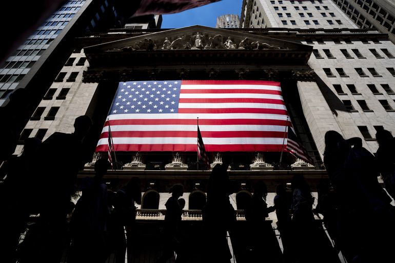 Wall Street abre en baja; caen precios del crudo