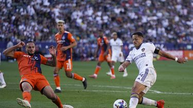 Pato y Gallese lucen por Orlando City ante Montreal
