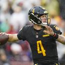Commanders superan por tierra a Falcons en tarde lluviosa