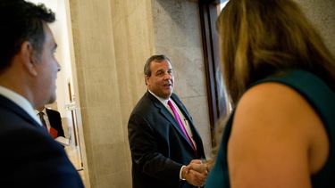 Christie busca mostrarse opción republicana ante hispanos