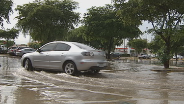inundaciones en centro comercial en hialeah causa perdidas economicas