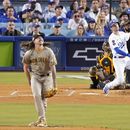 Turner y Dodgers abren con triunfo su serie contra Padres