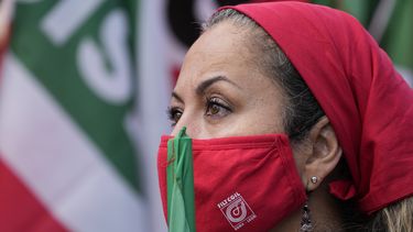 Italia expande elegibilidad de vacuna de refuerzo para COVID