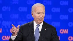 El presidente Joe Biden durante el debate presidencial con el candidato republicano a la presidencia, el expresidente Donald Trump, el jueves 27 de junio de 2024, en Atlanta. (AP Foto/Gerald Herbert)