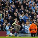 Bernardo Silva celebra tras marcar el segundo gol del Manchester City ante el Real Madrid en las semifinales de la Liga de Campeones, el miércoles 17 de mayo de 2023, en Manchester. (AP Foto/Jon Super)