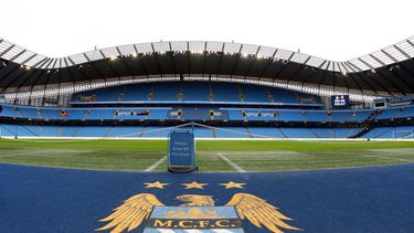 ARCHIVO - Vista general del estadio previo al partido de tercera ronda de la Copa FA entre Manchester City y Manchester United en el estadio Etihad, el domingo 8 de enero de 2012, en Manchester, Inglaterra. (AP Foto/Scott Heppell, Archivo)