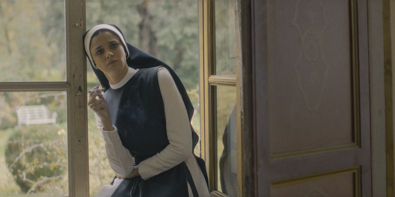En esta imagen proporcionada por Neon, Benedetta Porcaroli en una escena de la película Immaculate. (Neon vía AP)