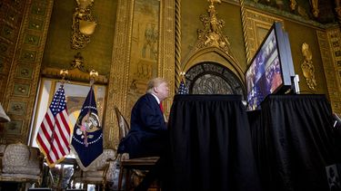 trump felicita a miembros del ejercito en todo el mundo