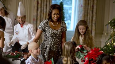 Michelle Obama presenta la Casa Blanca decorada