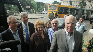 La delegación está conformada por el senador  demócrata Patrick Leahy y los representates del mismo partido Debbie  Stabenow, Chris Van Hollen, Sheldon Whitehouse y Peter Welch.