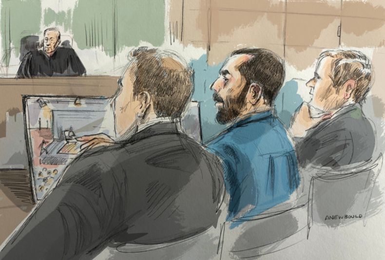 En este dibujo de la sala del tribunal, Hadi Matar, en el centro, aparece sentado en el tribunal federal durante el juicio por terrorismo relacionado con su presunto ataque contra Salman Rushdie, el miércoles 22 de julio de 2026, en Buffalo, Nueva York. (Alexandra Newbould via AP)