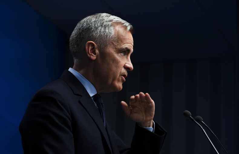 El primer ministro canadiense Mark Carney ofrece una conferencia de prensa tras la cumbre de la OTAN, el miércoles 25 de junio de 2025, en La Haya, Holanda. (Sean Kilpatrick/The Canadian Press vía AP)
