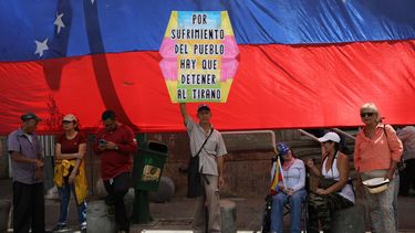 Guaidó busca comunicación directa con militares de EEUU