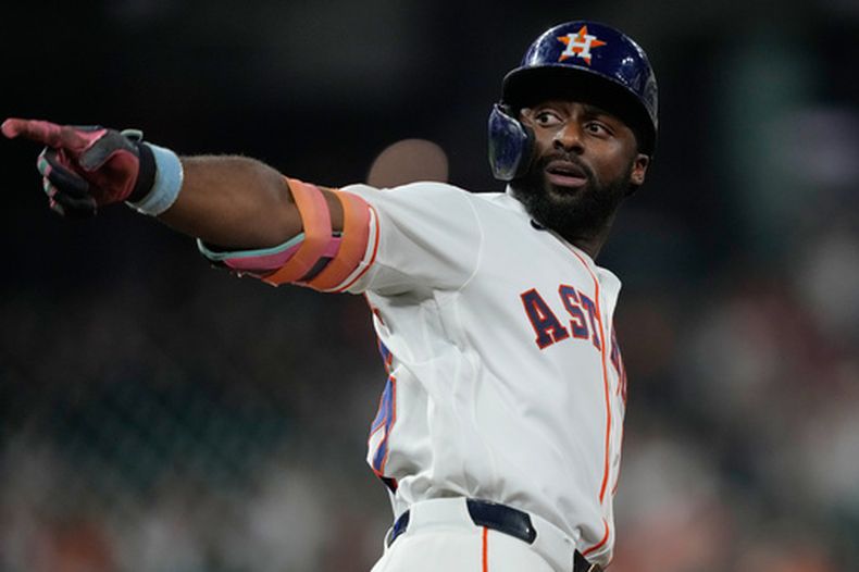 Taylor Trammell de los Astros de Houston tras batear un jonrón ante los Reales de Kansas City, el jueves 17 de septiembre de 2026, en Houston. (AP Foto/David J. Phillip)