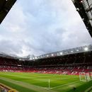 ARCHIVO - Foto del 13 de marzo del 2025, el estadio de Old Trafford antes del encuentro de la Liga Europa entre el Manchester United y la Real Sociedad. (AP Foto/Dave Thompson, Archivo)