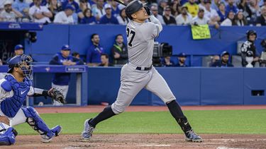 Yanquis apabullan 12-3 a Azulejos con grand slam de Rizzo