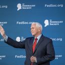 El exvicepresidente estadounidense Mike Pence llega a un evento en Washington, el martes 25 de abril de 2023. (AP Foto/Alex Brandon)