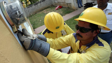 la aee leera los contadores casa por casa