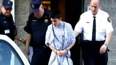 americateve | Juzgarán como adulto al  adolescente de 16 años acusado de atacar con un arma blanca a 20 estudiantes y un guardia de seguridad en Pittsburgh.