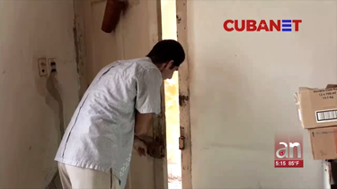familia lleva cinco anos entrando por un hueco a su apartamento en la habana