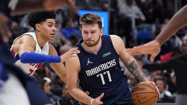 Mavericks llegan a 50 victorias; vencen a Pistons