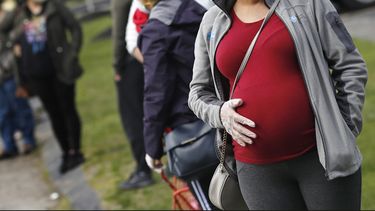 EEUU: CDC recomienda a embarazadas vacunarse contra COVID-19