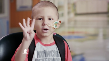 lucas, el nino del famoso comercial de st. jude childrens research hospital esta libre de cancer