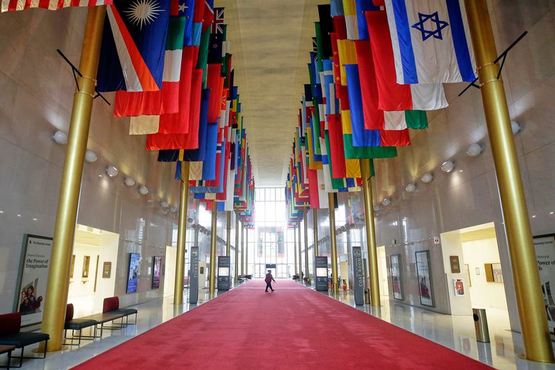 ARCHIVO - La Sala de las Naciones del Kennedy Center, el 22 de noviembre de 2025, en Washington. (AP Foto/Rahmat Gul)